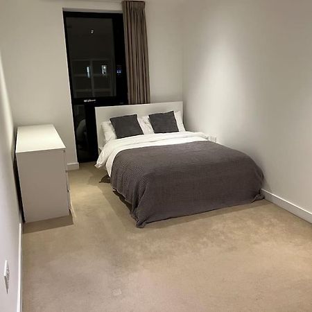 Апартаменти Modern 2 Bed - Olympic Park Stratford Лондон Екстер'єр фото