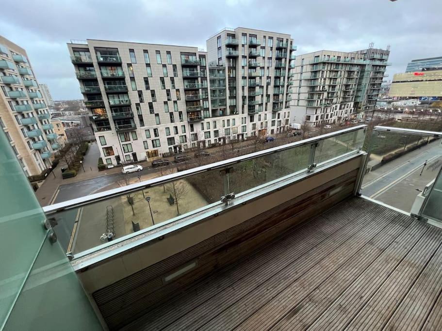 Апартаменти Modern 2 Bed - Olympic Park Stratford Лондон Екстер'єр фото