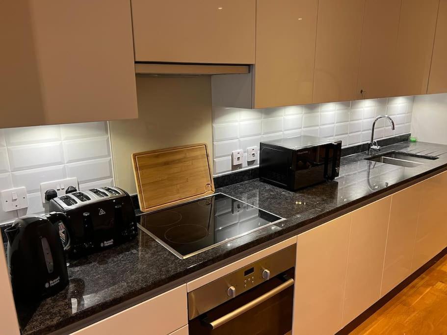 Апартаменти Modern 2 Bed - Olympic Park Stratford Лондон Екстер'єр фото